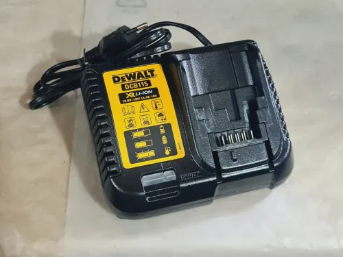 Kit perceuse à percussion + Visseuse à choc - DEWALT DCK2062M2T (BL)