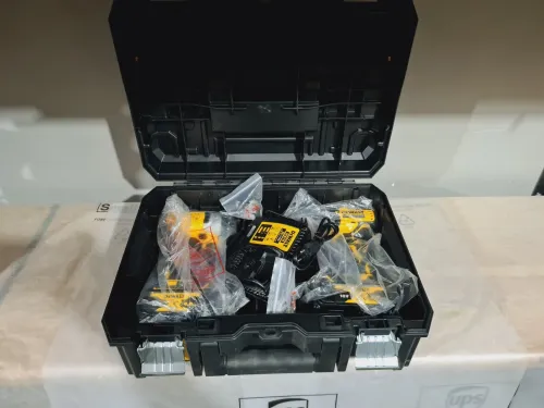 Kit perceuse à percussion + Visseuse à choc - DEWALT DCK2062M2T (BL)