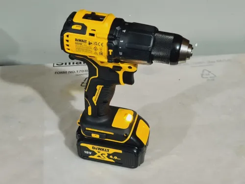 Kit perceuse à percussion + Visseuse à choc - DEWALT DCK2062M2T (BL)