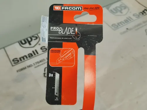 Cutter à lame sécable 18mm Facom 844-SE18 chariot inox +2 lame (France)