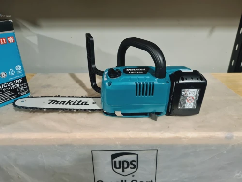 Scie à chaîne / tronçonneuse à batterie 18V MAKITA DUC254RF 25 cm (BL-2023-Romania)