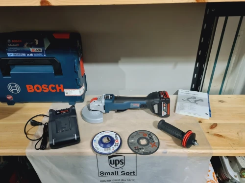 Meuleuse sans fil 125mm 18V 4.0Ah - BOSCH X-LOCK GWX 18V-10 SC neuf (BL-Germany)
