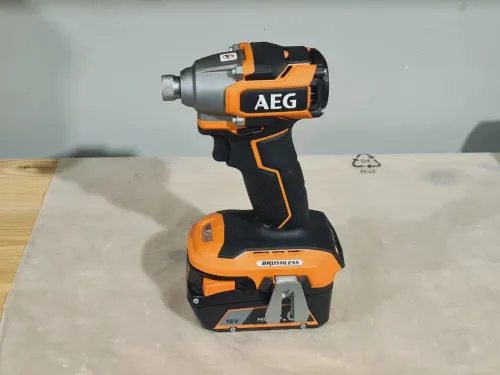 Visseuse à choc ultra compact 3 mode 18V/2x4.0Ah - AEG BSS18SBL (BL-neuf)