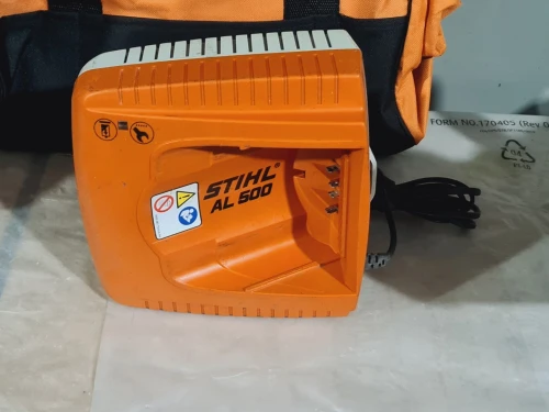 découpeuse 230mm à batterie 36V 7.2Ah STIHL TSA 230 à sec ou à eau (BL-2018)