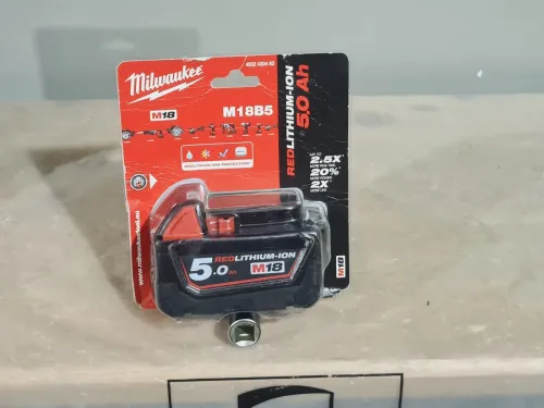 Batterie MILWAUKEE M18B5 18V 5.0Ah (neuf)