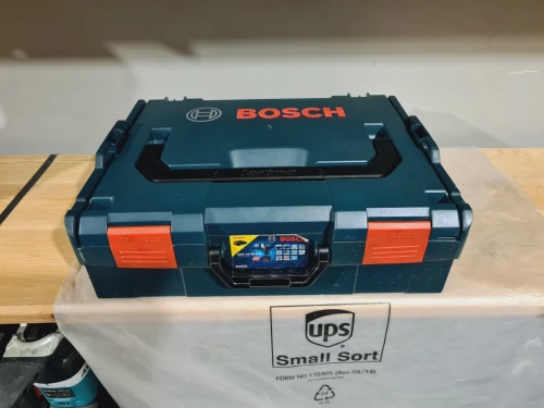 Visseuse perceuse à percussion puissante et robuste 18V 5.0Ah BOSCH GSB 18 VE-EC (BL) 