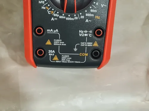 UNI-T UT89X - Multimètre numérique True RMS, test NCV, température, LED (ISO9001)
