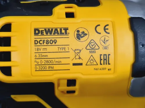 Kit perceuse à percussion + Visseuse à choc - DEWALT DCK2062M2T (BL)
