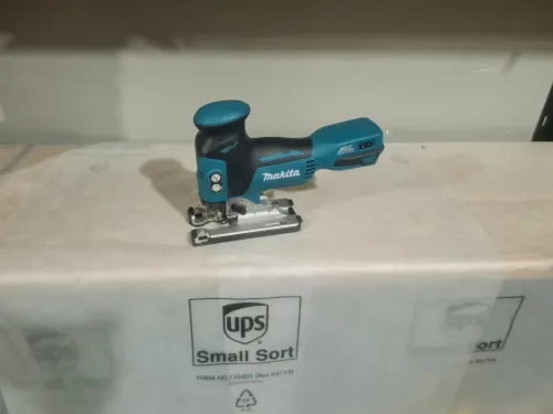scie sauteuse sans fil 135mm - MAKITA DJV181 SOLO (BL-England)