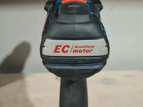 Visseuse perceuse à percussion puissante et robuste 18V 5.0Ah BOSCH GSB 18 VE-EC (BL) 