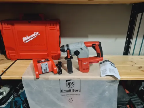 Perforateur sans fil MILWAUKEE V 18H sans batteries (2007-Germany)