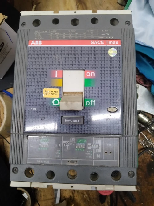 Disjoncteur 3p abb 630a