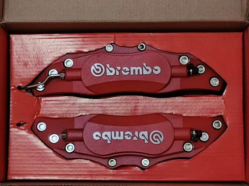 Cache Étriers en Métal avant arrière de marque BREMBO.