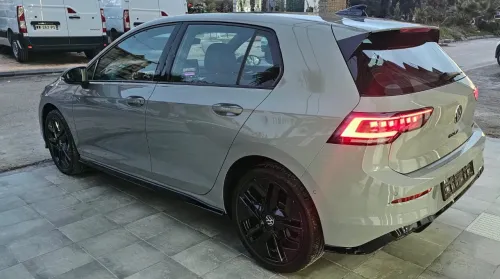 Volkswagen Golf 8 2025 R-Line