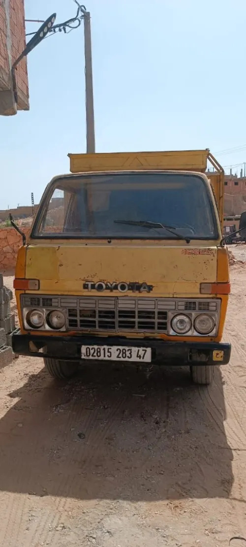 Toyota Dina 1983