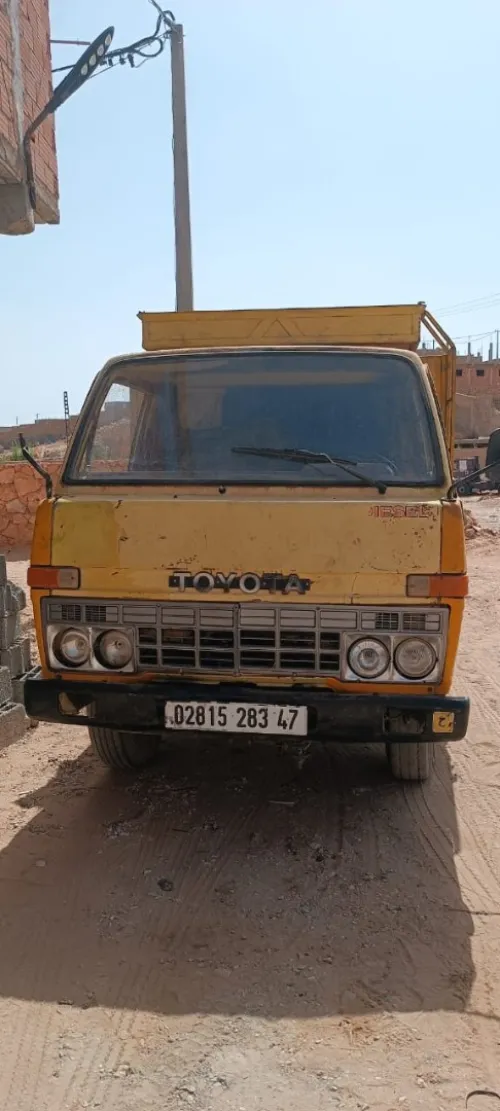 Toyota Dina 1983