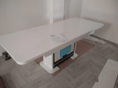 Montage de meuble en kit
