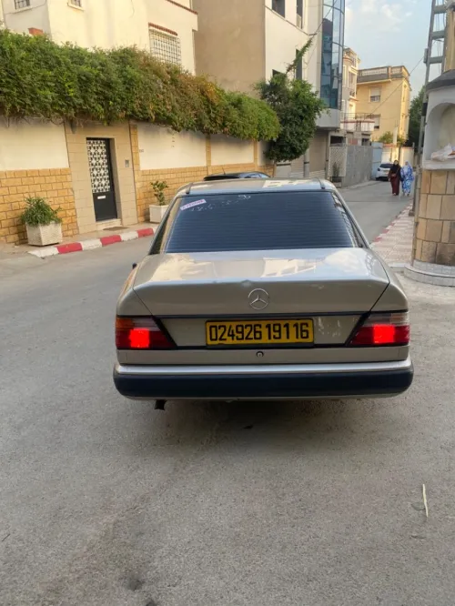 Mercedes W124 1991 230e