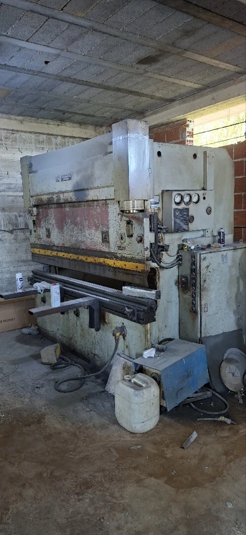 Presse plieuse  Strojarne Piesok CTO 80