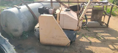 scie à sol thermique 9/10 + compacteur de la marque Bomag
