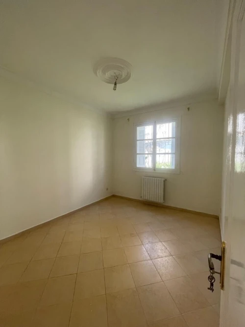 Location Appartement Niveau de villa F4 Alger Hydra