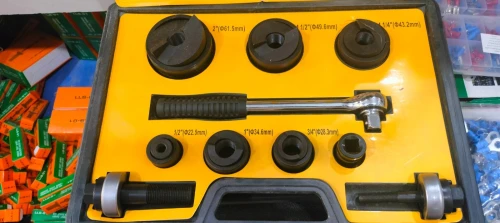 Poinceauneuse manual de tôle 