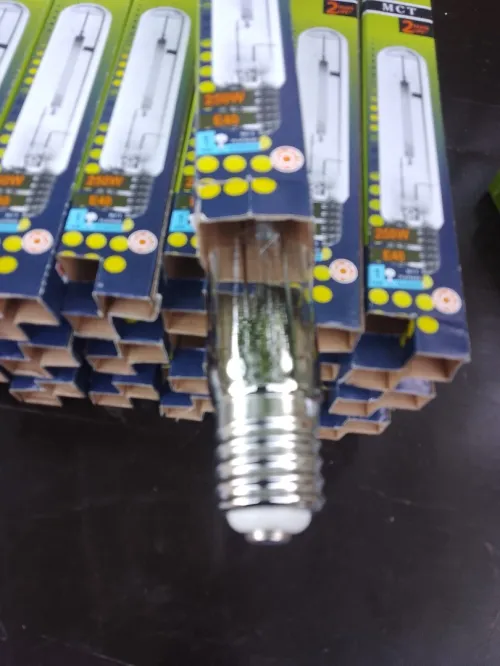 Vendre lampe sodium E40 250w pour éclairage marque mct neuf jamais utilisé avec emballage 