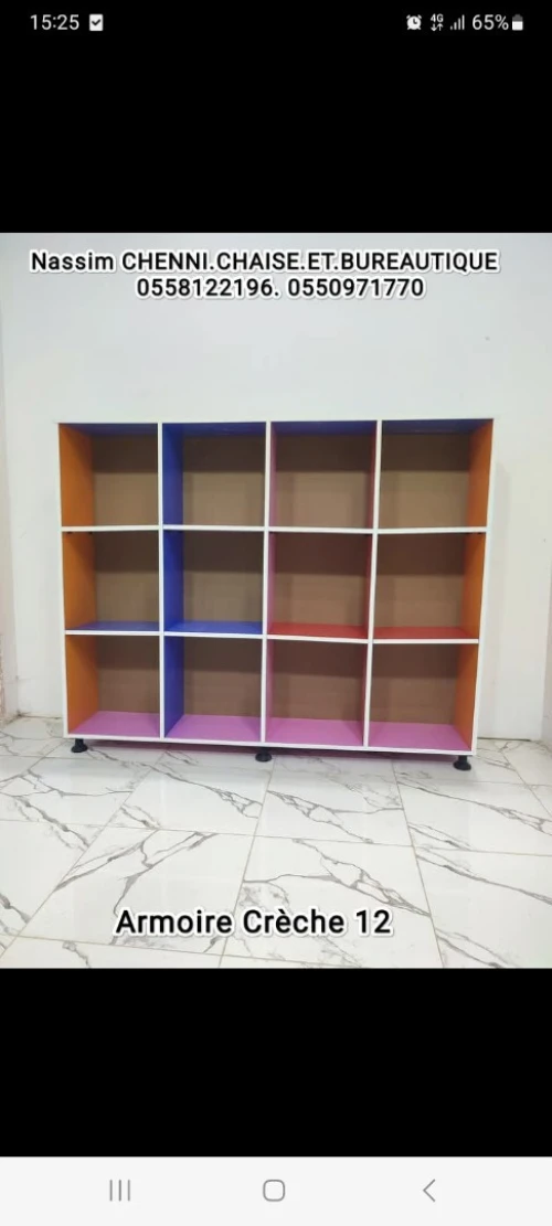 Chaises et tables pour les écoles