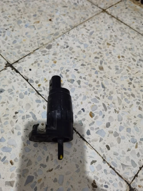 Pompe vase d'eau