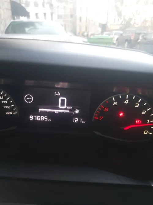 Peugeot 208 2022 like