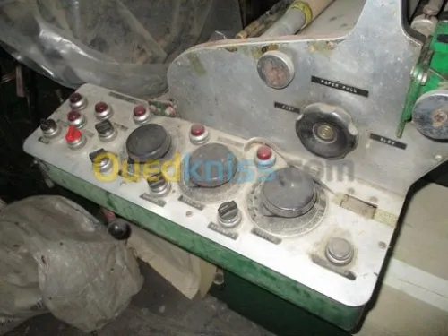 machine étiquettes autocollant 