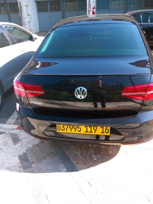 Location voiture entreprise  longue durée  avec chauffeur  sans chauffeur véhicules utilitaires