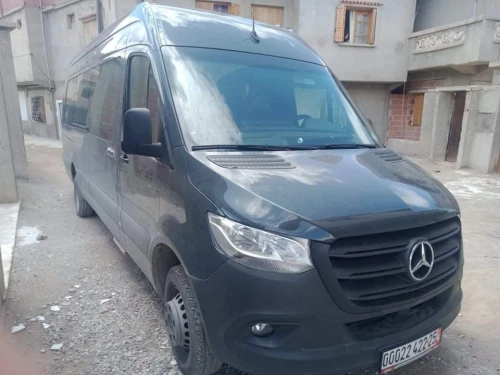 Location voiture entreprise  longue durée  avec chauffeur  sans chauffeur véhicules utilitaires