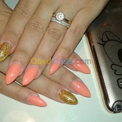 Beauté des mains jusqu'au Pieds