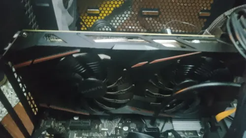 RX 590 GIGABYTE