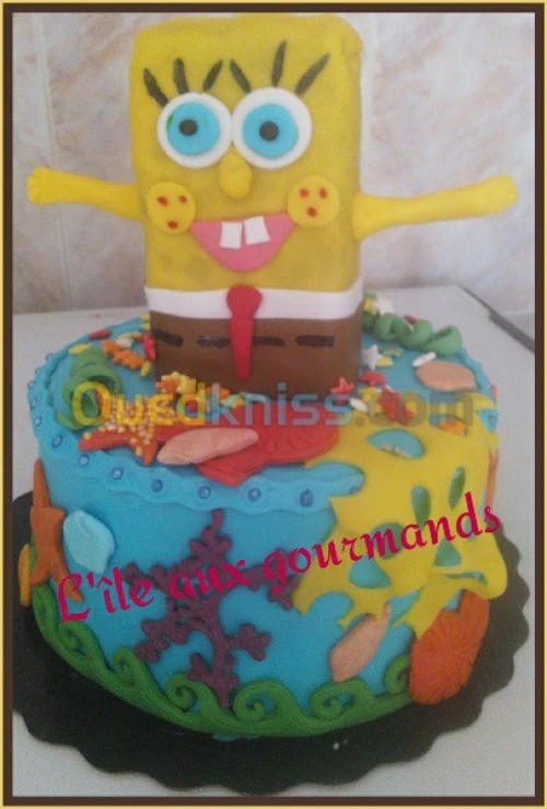 gâteaux d'anniversaire en pate a sucre