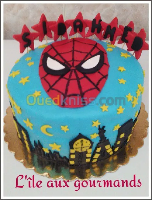 gâteaux d'anniversaire en pate a sucre