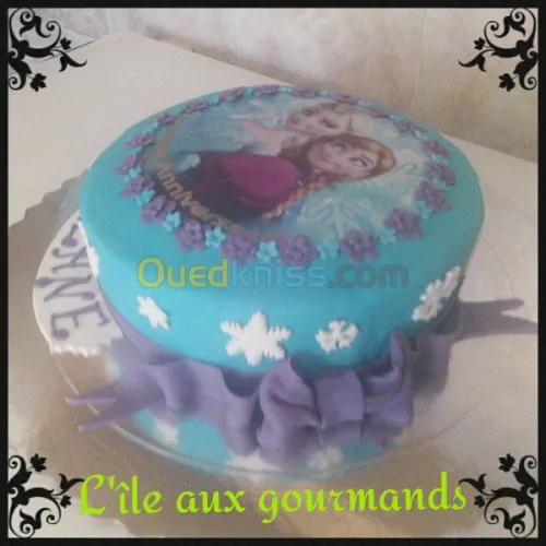 gâteaux d'anniversaire en pate a sucre