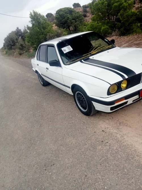 BMW E 30 1986 