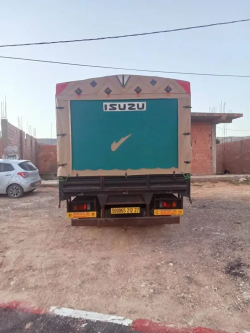 Isuzu Isuzu 2012
