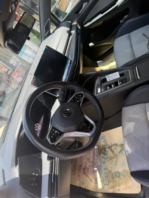 Volkswagen Golf 8 2025 R-Line black edition 2025 sono+siege ventiles+ data show+ kit R original
