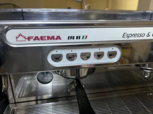 Machine a cafe faema e98re avec filtre et broyeur de cafe 