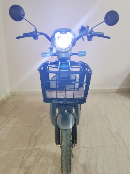 Dora Moto électrique 50v 2025