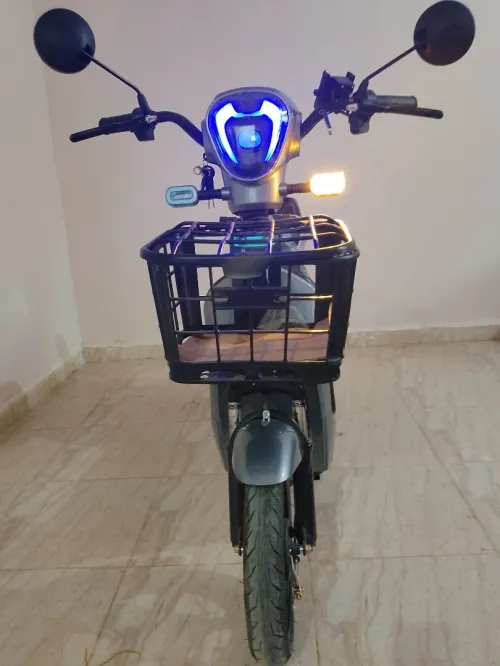 Dora Moto électrique 50v 2025