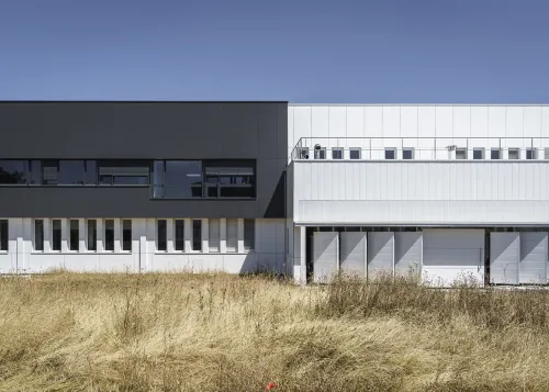 Revêtement de Façade Ventilée en HPL MEG (8mm)  Système Invisible
