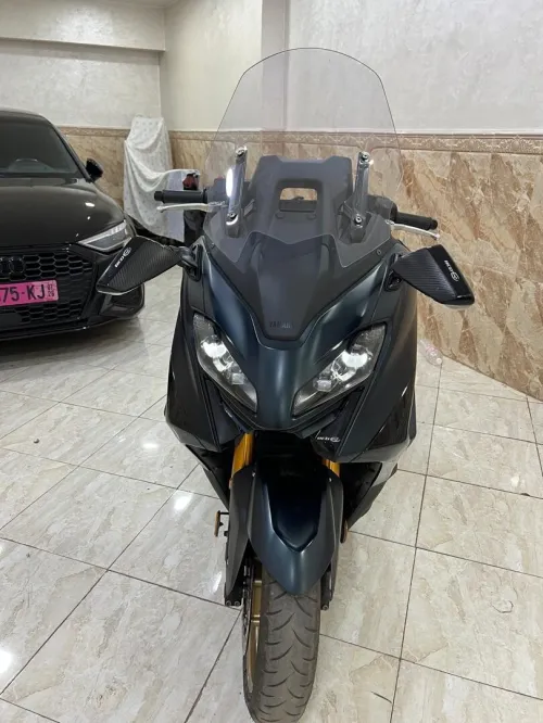 Yamaha T max 2022