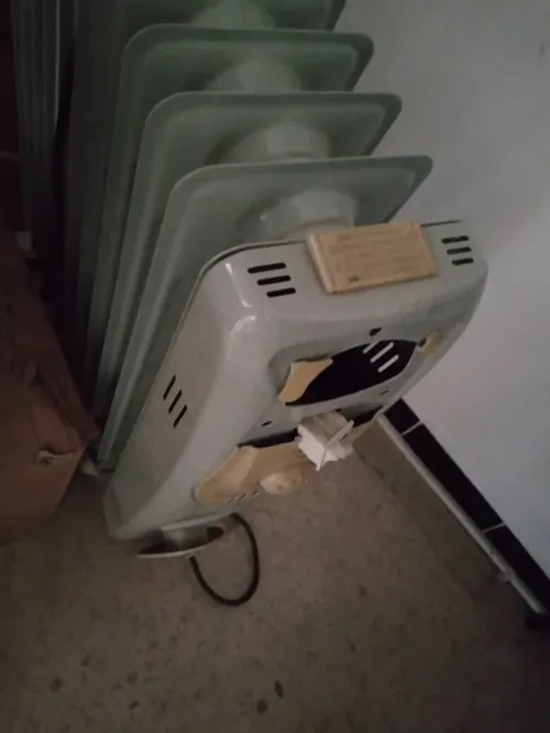 Lot Électroménager بيع مجموعة أجهزة كهرومنزلية Micro onde, fer à repasser, défroisser ....