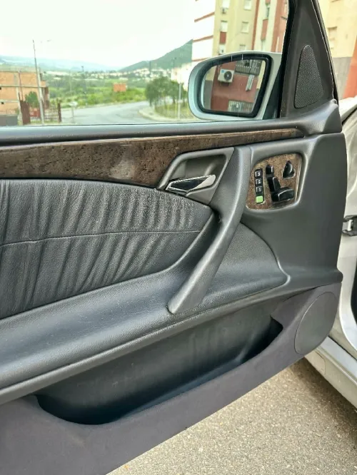 Mercedes E240 2001 Avant garde