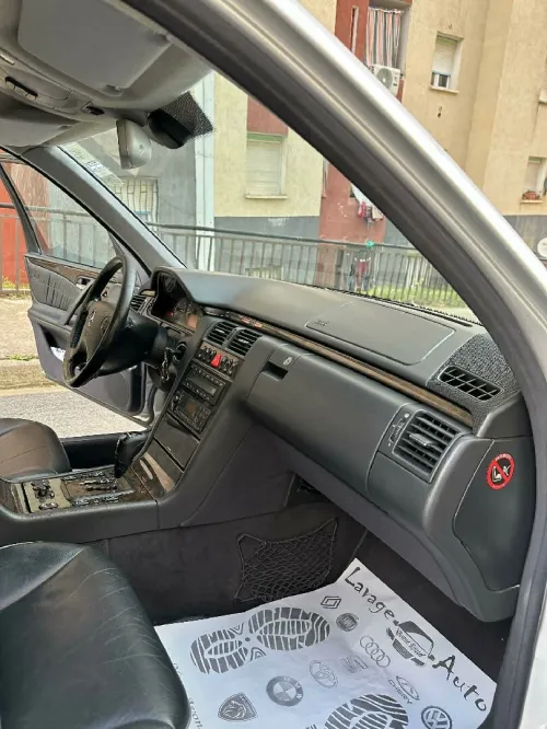 Mercedes E240 2001 Avant garde