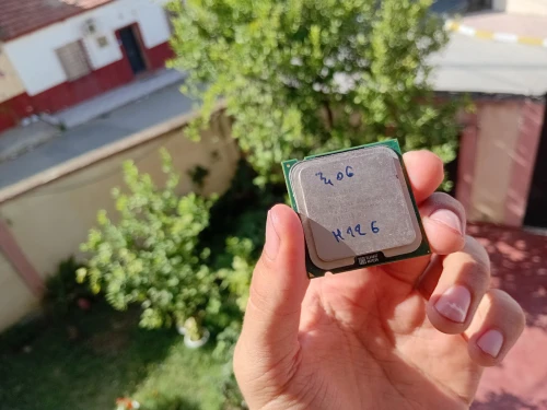 Intel Pentium 4 524 3.06GHz Single-Core CPU - LGA 775, 1MB Cache, 533MHz FSB (No Hyper-Threading)